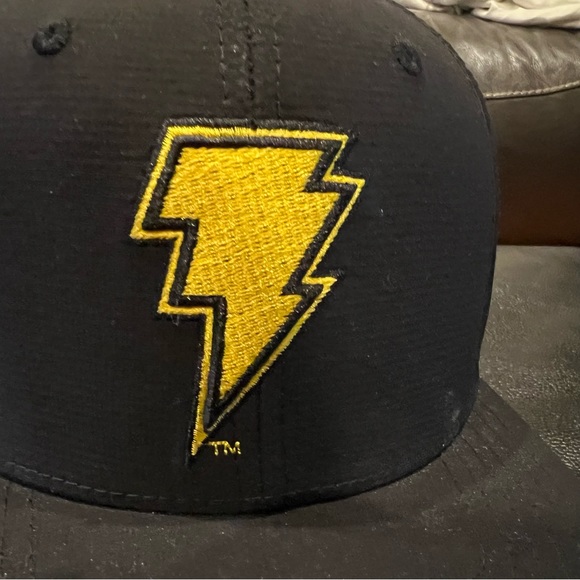 Mens DC Comics Black Adam Logo Snapback Hat - Picture 2 of 7